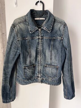 Tommy Hilfiger Womens Faded Blue Denim Zip Jacket 100% Cotton Made in Canada